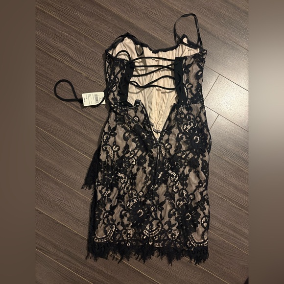 NWT WINDSOR Kailey Lace Corset Mini Party Dress - Picture 5 of 5
